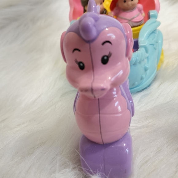 Fisher Price Little People Disney Princess Ariel's Coach - Picture 4 of 11